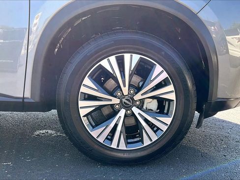 Used 2022 Nissan Rogue SV FWD image 8