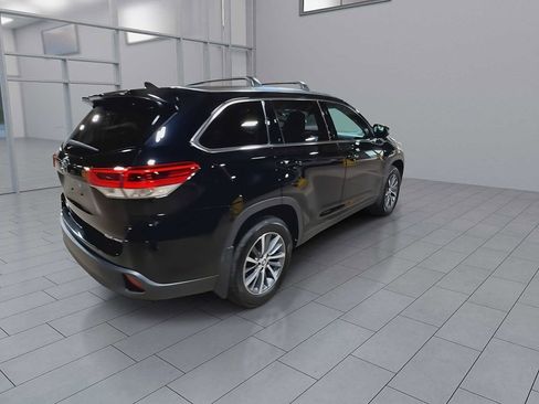 Certified 2019 Toyota Highlander XLE AWD/4WD image 8