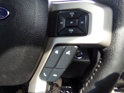 Used 2016 Ford F150 Lariat w/ Equipment Group 502A Luxury AWD/4WD image 13