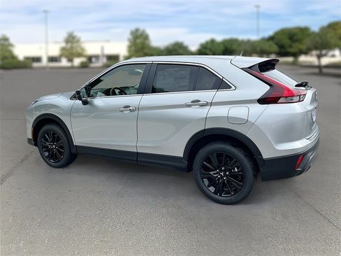 New 2025 Mitsubishi Eclipse Cross LE image 5