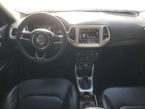 Used 2021 Jeep Compass Latitude FWD image 10