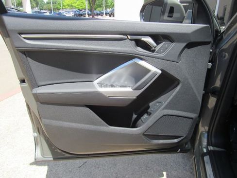 Used 2024 Audi Q3 2.0T Premium w/ Convenience Package image 14