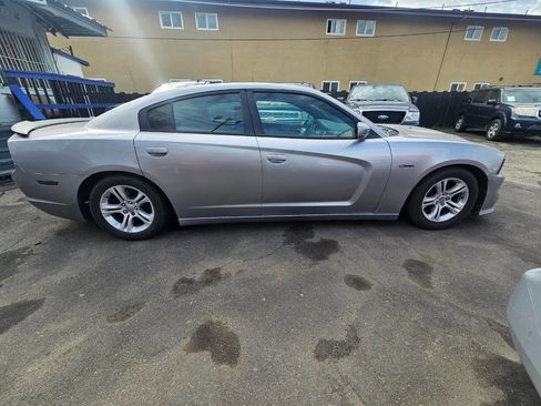 Used 2013 Dodge Charger SXT image 4