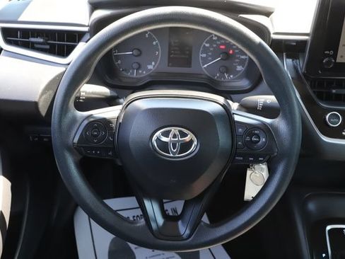Used 2025 Toyota Corolla LE FWD image 20