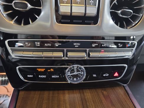 Used 2024 Mercedes-Benz G 550 image 24