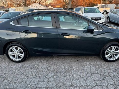 Used 2017 Chevrolet Cruze LT w/ Convenience Package FWD image 6