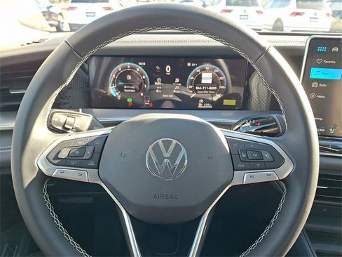 New 2026 Volkswagen Tiguan SE image 10