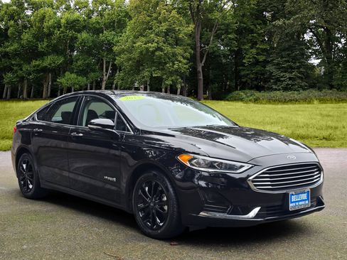 Used 2019 Ford Fusion SEL image 3