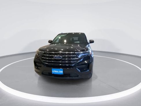 Used 2020 Ford Explorer XLT w/ Comfort Package image 3
