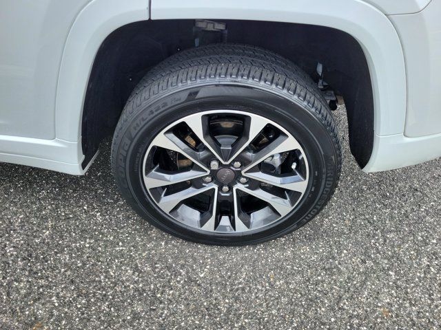 Used 2023 Jeep Grand Cherokee Overland AWD/4WD image 6