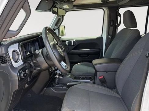 Used 2024 Jeep Wrangler Unlimited Sahara AWD/4WD image 9