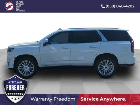 Used 2021 Cadillac Escalade Premium Luxury RWD image 3