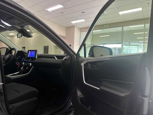 Certified 2023 Toyota RAV4 LE image 27