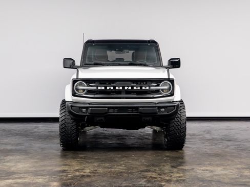 Used 2025 Ford Bronco Outer Banks AWD/4WD image 2