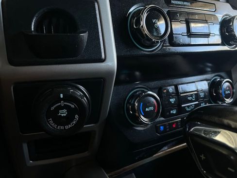 Used 2019 Ford F150 Lariat w/ Trailer Tow Package image 35