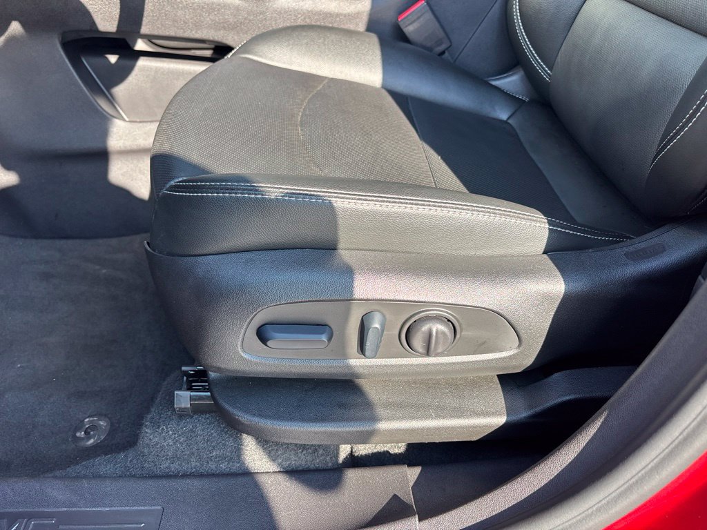 Used 2024 GMC Terrain SLT w/ Elevation Edition FWD image 12