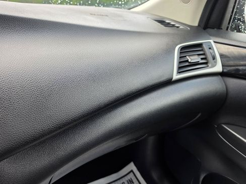 Used 2019 Nissan Sentra SV FWD image 14