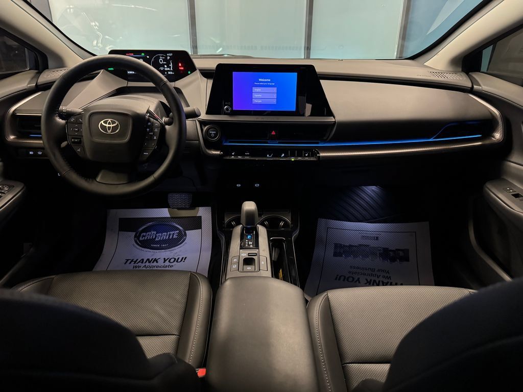 Used 2024 Toyota Prius XLE FWD image 9
