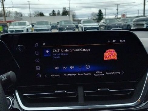 Used 2025 Chevrolet Trax RS w/ Driver Confidence Package image 15