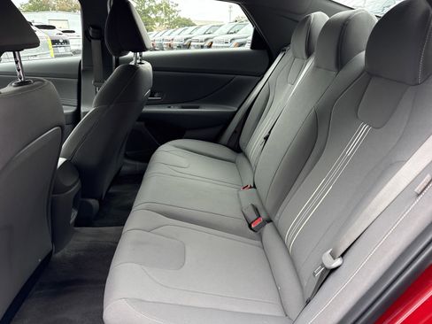 Certified 2025 Hyundai Elantra Sport image 13