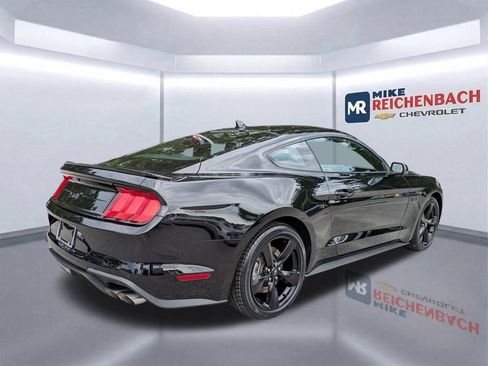 Used 2022 Ford Mustang GT Premium w/ Equipment Group 401A RWD image 4