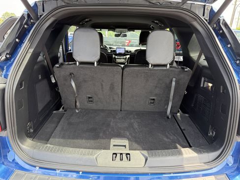 Used 2022 Ford Explorer ST-Line w/ Class IV Trailer Tow Package image 38