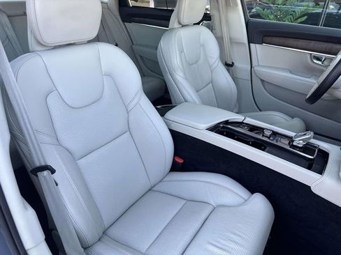 Used 2022 Volvo S90 B6 Inscription w/ Advanced Package image 23