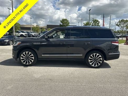 Used 2023 Lincoln Navigator Reserve RWD image 12