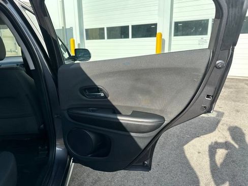 Used 2021 Honda HR-V LX image 13