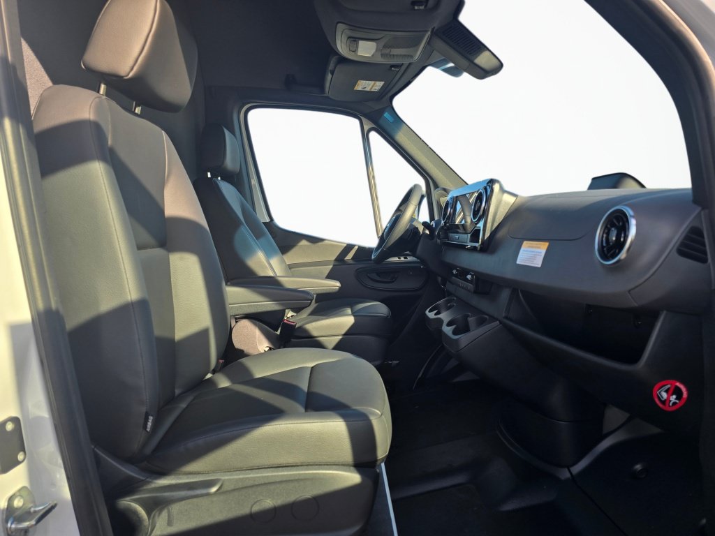 New 2025 Mercedes-Benz eSprinter 170 Cargo image 23