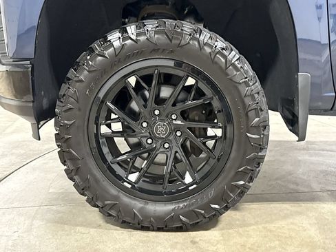 Used 2020 Chevrolet Silverado 1500 Custom Trail Boss w/ Custom Convenience Package AWD/4WD image 26
