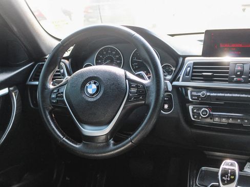 Used 2018 BMW 330i xDrive Wagon image 14