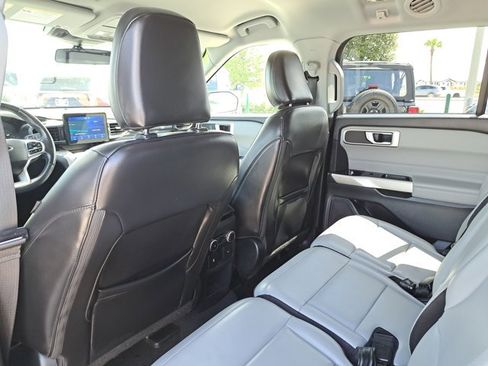 Certified 2021 Ford Explorer XLT w/ Equipment Group 202A image 10