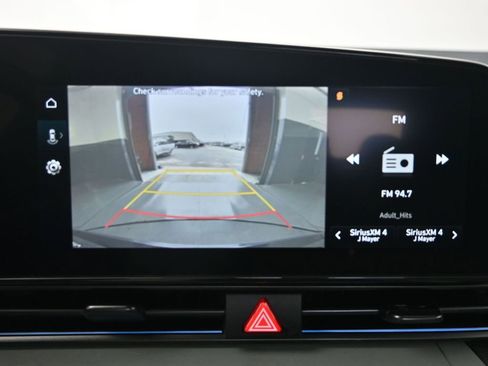 Used 2025 Hyundai Elantra Limited image 29