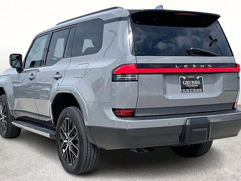 Used 2024 Lexus GX 550 w/ Accessory Package (Z1) image 2
