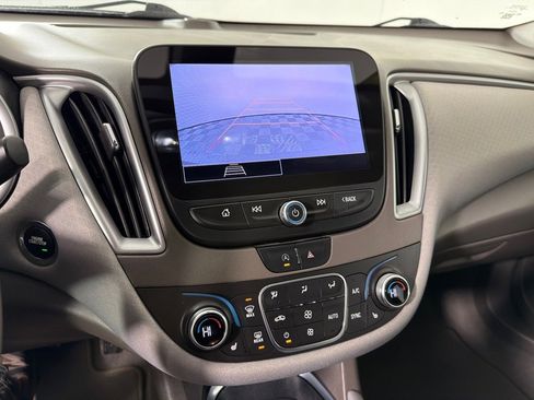 Used 2022 Chevrolet Malibu LT image 17