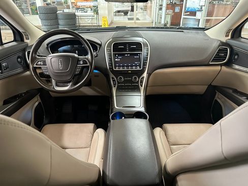 Used 2019 Lincoln Nautilus Reserve image 13