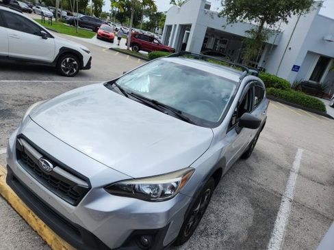 Used 2019 Subaru Crosstrek 2.0i w/ Eyesight System AWD/4WD image 2