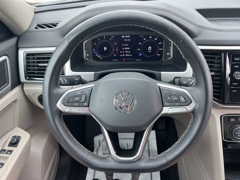Used 2022 Volkswagen Atlas SE w/ Panoramic Sunroof Package FWD image 15