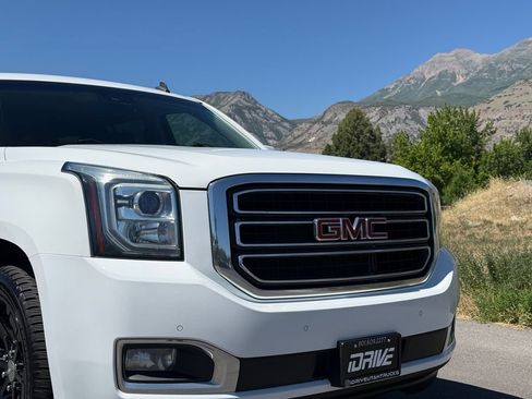 Used 2015 GMC Yukon XL SLT w/ Open Road Package AWD/4WD image 18