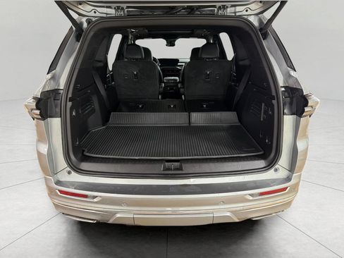 Used 2025 Buick Enclave Avenir w/ Super Cruise Package AWD/4WD image 53