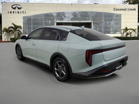 Used 2025 Kia K4 LXS image 4