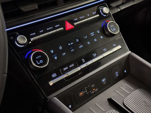 Used 2025 Hyundai Santa Fe Calligraphy FWD image 19