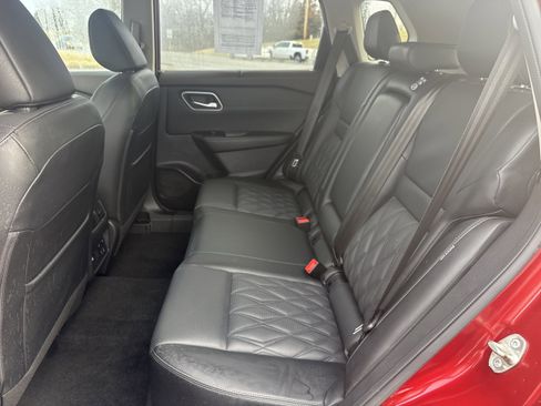 Used 2023 Nissan Rogue Platinum w/ Platinum Premium Package image 9