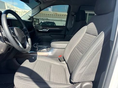 Used 2024 Chevrolet Silverado 1500 LT Trail Boss AWD/4WD image 9