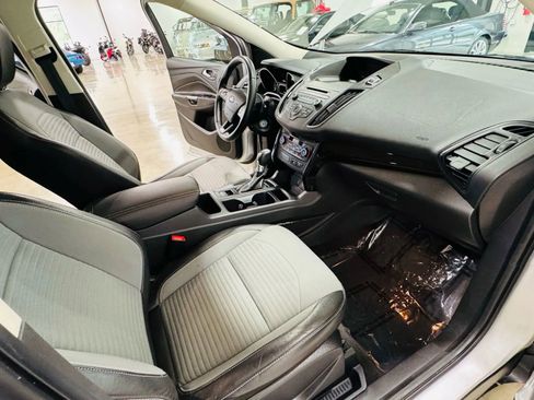 Used 2018 Ford Escape SE w/ SE Sport Appearance Package image 14