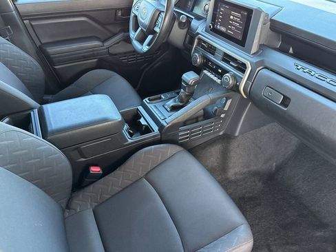 Used 2025 Toyota Tacoma SR image 22