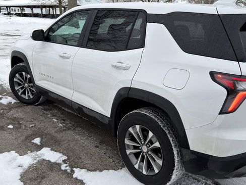 Used 2025 Chevrolet Equinox LT image 14