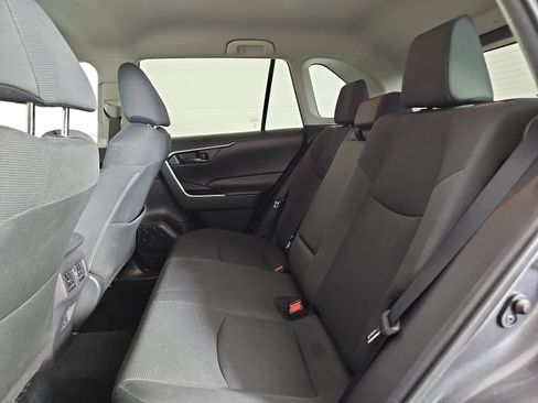 Used 2021 Toyota RAV4 LE AWD/4WD image 13