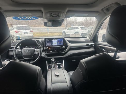 Used 2021 Toyota Highlander Platinum AWD/4WD image 29